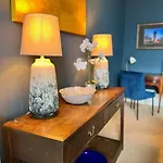 Entire Stylish Colourful Two Bed Flat In Clifton Daire Bristol