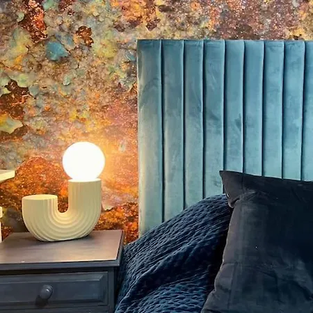 Entire Stylish Colourful Two Bed Flat In Clifton Apartment
