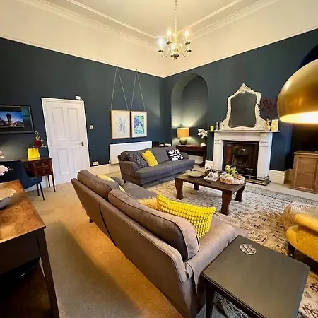 Entire Stylish Colourful Two Bed Flat In Clifton Apartmán