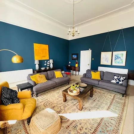 Apartment Entire Stylish Colourful Two Bed Flat In Clifton *