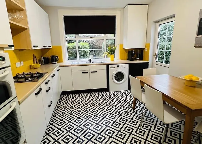 شقة Entire Stylish Colourful Two Bed Flat In Clifton
