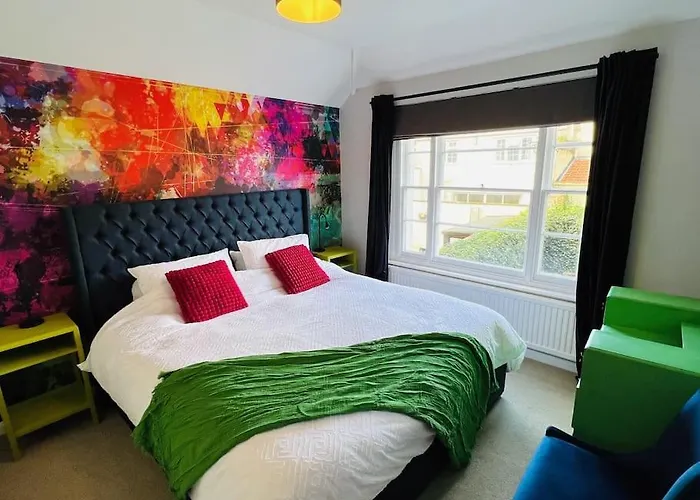 Entire Stylish Colourful Two Bed Flat In Clifton Lägenhet *